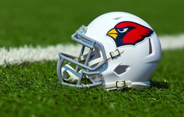 depositphotos_121386228-stock-photo-arizona-cardinals-nfl-helmet